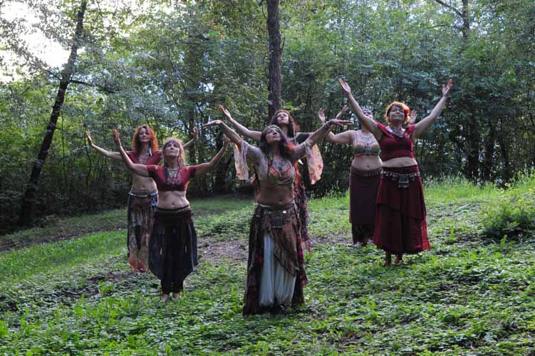 danza-tribal associazione-armonia-la-natura-è-il-mio-tempio- danza-sciamanica